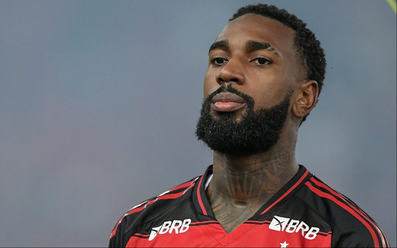 Gerson em ação pelo Flamengo (Foto: Thiago Ribeiro/AGIF)